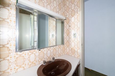 Casa à venda com 150m², 3 quartos e 2 vagas Casa à venda com 150m², 3 quartos e 2 vagasBanheiro Social