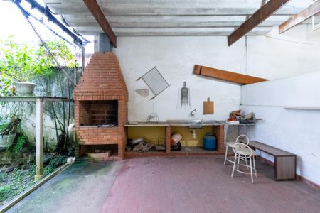 Casa à venda com 150m², 3 quartos e 2 vagas Casa à venda com 150m², 3 quartos e 2 vagasChurrasqueira