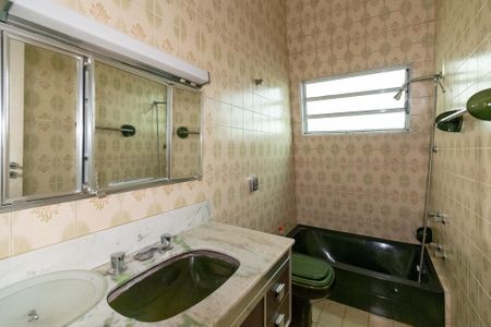 Casa à venda com 150m², 3 quartos e 2 vagas Casa à venda com 150m², 3 quartos e 2 vagasBanheiro da Suíte