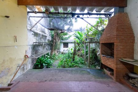 Casa à venda com 150m², 3 quartos e 2 vagas Casa à venda com 150m², 3 quartos e 2 vagasChurrasqueira