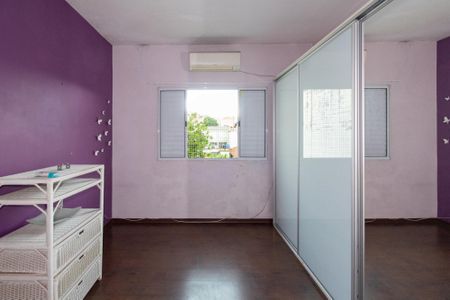 Casa à venda com 150m², 3 quartos e 2 vagas Casa à venda com 150m², 3 quartos e 2 vagasSuíte