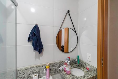 Apartamento à venda com 49m², 2 quartos e 1 vaga Apartamento à venda com 49m², 2 quartos e 1 vagaBanheiro social