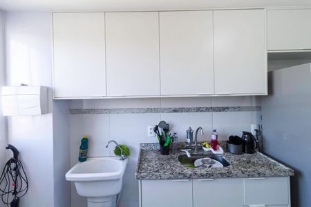 Apartamento à venda com 49m², 2 quartos e 1 vaga Apartamento à venda com 49m², 2 quartos e 1 vagaCozinha e Área de Serviço