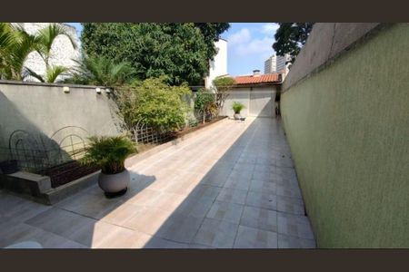 Casa para alugar com 320m², 2 quartos e sem vaga