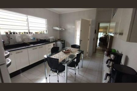 Casa para alugar com 320m², 2 quartos e sem vaga