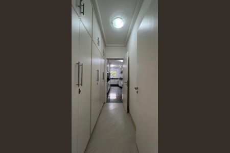 Apartamento à venda com 218m², 4 quartos e 3 vagasRoupeiro