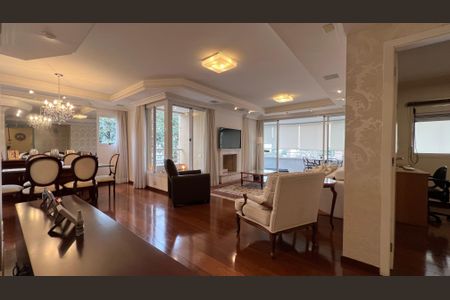 Apartamento à venda com 218m², 4 quartos e 3 vagasSala de TV