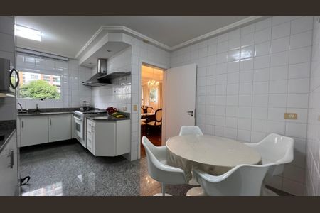 Apartamento à venda com 218m², 4 quartos e 3 vagasCopa