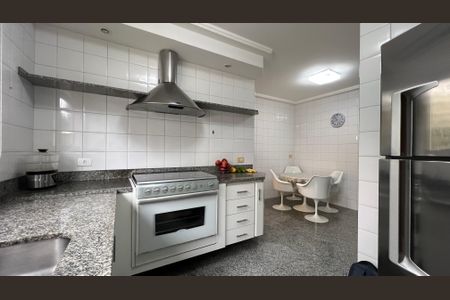 Apartamento à venda com 218m², 4 quartos e 3 vagasCozinha