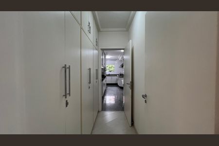Apartamento à venda com 218m², 4 quartos e 3 vagasRoupeiro