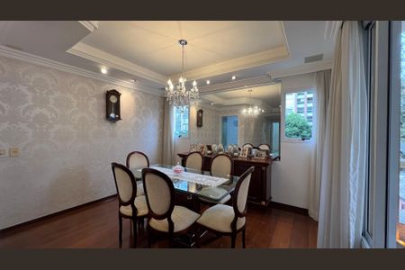 Apartamento à venda com 218m², 4 quartos e 3 vagasSala de Jantar