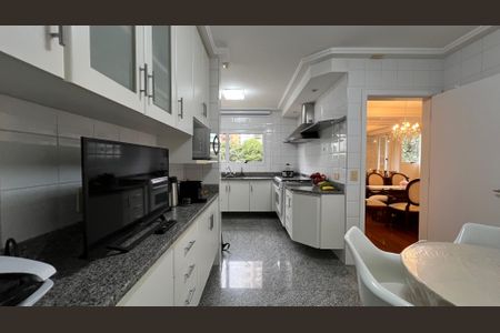 Apartamento à venda com 218m², 4 quartos e 3 vagasCozinha