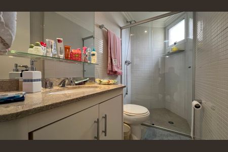 Apartamento à venda com 218m², 4 quartos e 3 vagasBanheiro da Suíte 1