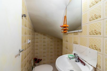 Casa à venda com 180m², 4 quartos e 2 vagas Casa à venda com 180m², 4 quartos e 2 vagasLavabo