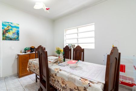 Casa à venda com 180m², 4 quartos e 2 vagas Casa à venda com 180m², 4 quartos e 2 vagasSala de Jantar