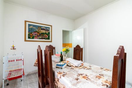 Casa à venda com 180m², 4 quartos e 2 vagas Casa à venda com 180m², 4 quartos e 2 vagasSala de Jantar