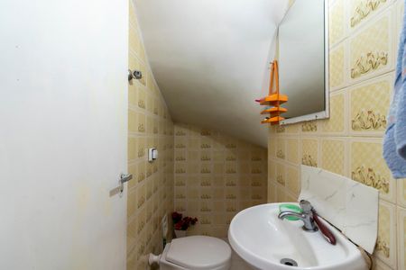 Casa à venda com 180m², 4 quartos e 2 vagas Casa à venda com 180m², 4 quartos e 2 vagasLavabo