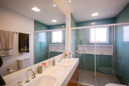 Apartamento à venda com 243m², 3 quartos e 3 vagasBanheiro  Suite 2