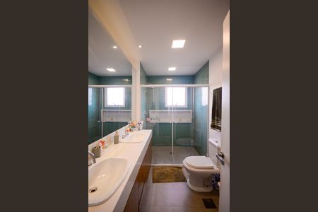 Apartamento à venda com 243m², 3 quartos e 3 vagasBanheiro  Suite 2