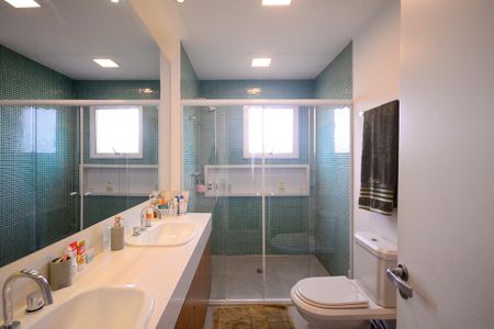 Apartamento à venda com 243m², 3 quartos e 3 vagasBanheiro  Suite 2