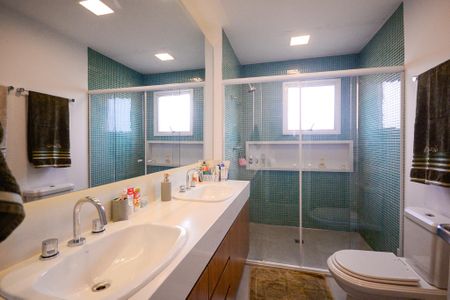 Apartamento à venda com 243m², 3 quartos e 3 vagasBanheiro  Suite 2