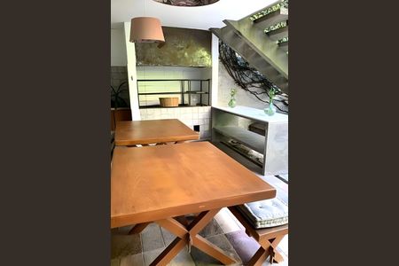 Casa à venda com 340m², 3 quartos e 3 vagas