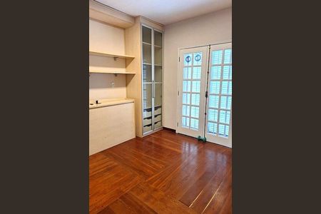 Casa à venda com 140m², 3 quartos e 2 vagas