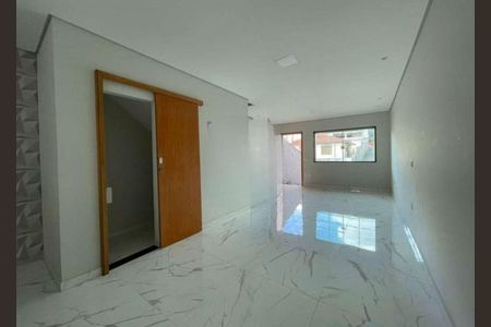 Casa para alugar com 220m², 2 quartos e 2 vagas