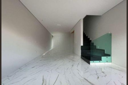 Casa para alugar com 220m², 2 quartos e 2 vagas