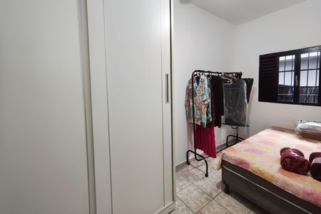 Casa à venda com 186m², 3 quartos e 2 vagasQuarto 2