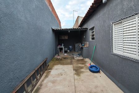 Casa à venda com 186m², 3 quartos e 2 vagasQuintal - Fundos