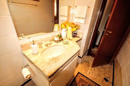 Apartamento à venda com 135m², 3 quartos e 2 vagasBanheiro do Quarto 3