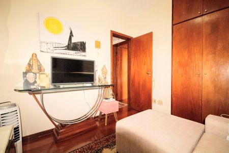 Apartamento à venda com 135m², 3 quartos e 2 vagasQuarto 2