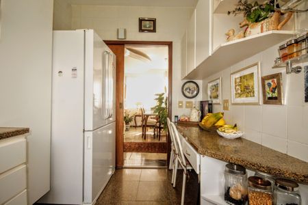 Apartamento à venda com 135m², 3 quartos e 2 vagasCozinha