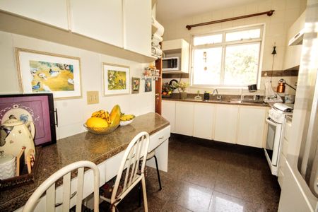 Apartamento à venda com 135m², 3 quartos e 2 vagasCozinha