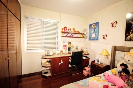 Apartamento à venda com 135m², 3 quartos e 2 vagasQuarto 1