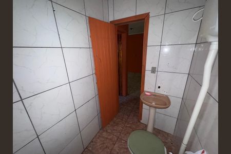 Casa para alugar com 60m², 2 quartos e 1 vaga Casa para alugar com 60m², 2 quartos e 1 vagaBanheiro