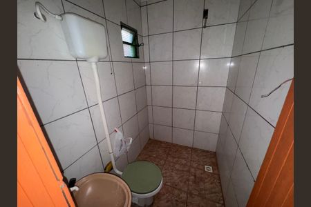 Casa para alugar com 60m², 2 quartos e 1 vaga Casa para alugar com 60m², 2 quartos e 1 vagaBanheiro