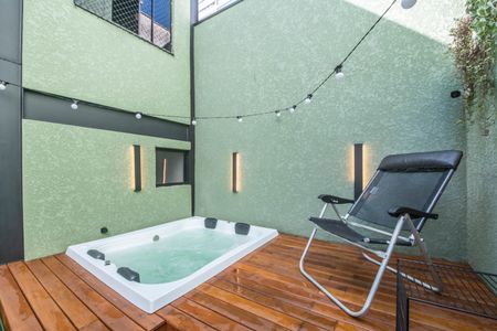 Casa à venda com 205m², 3 quartos e 2 vagasÁrea Externa - Banheira