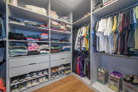Casa à venda com 205m², 3 quartos e 2 vagasSuíte - Closet