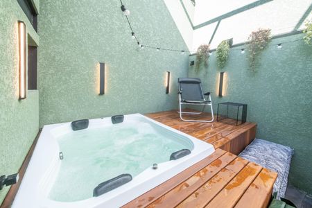 Casa à venda com 205m², 3 quartos e 2 vagasÁrea Externa - Banheira