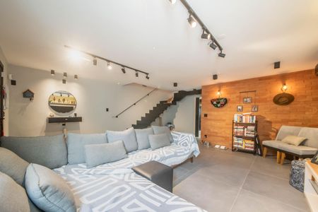 Casa à venda com 205m², 3 quartos e 2 vagasSala