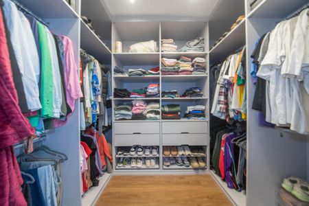 Casa à venda com 205m², 3 quartos e 2 vagasSuíte - Closet