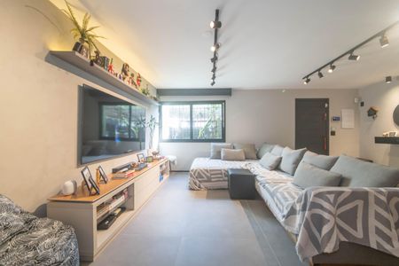 Casa à venda com 205m², 3 quartos e 2 vagasSala