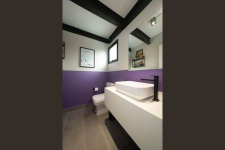 Casa à venda com 205m², 3 quartos e 2 vagasLavabo