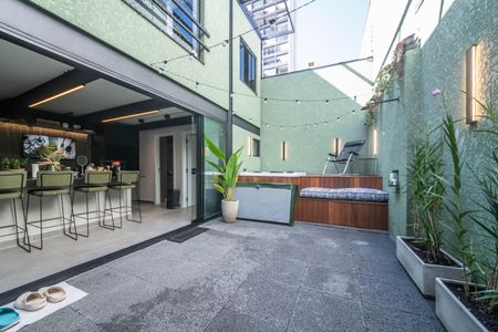 Casa à venda com 205m², 3 quartos e 2 vagasÁrea Externa - Banheira