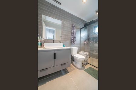 Casa à venda com 205m², 3 quartos e 2 vagasBanheiro da Suíte