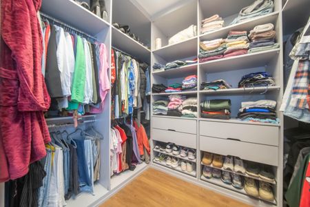 Casa à venda com 205m², 3 quartos e 2 vagasSuíte - Closet