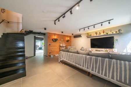 Casa à venda com 205m², 3 quartos e 2 vagasSala