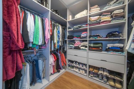 Casa à venda com 205m², 3 quartos e 2 vagasSuíte - Closet